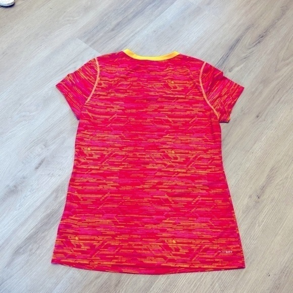 REEBOK Workout Ready short sleeve athletic activewear vneck tee shirt. Playdry - Picture 3 of 6